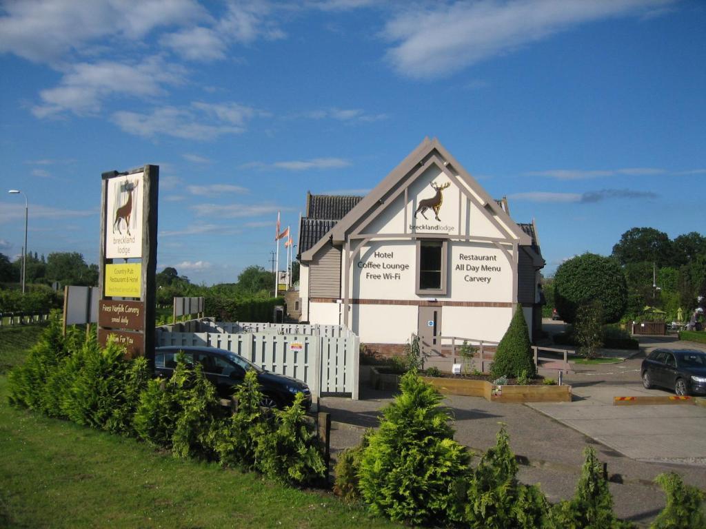 Breckland Lodge Attleborough Extérieur photo