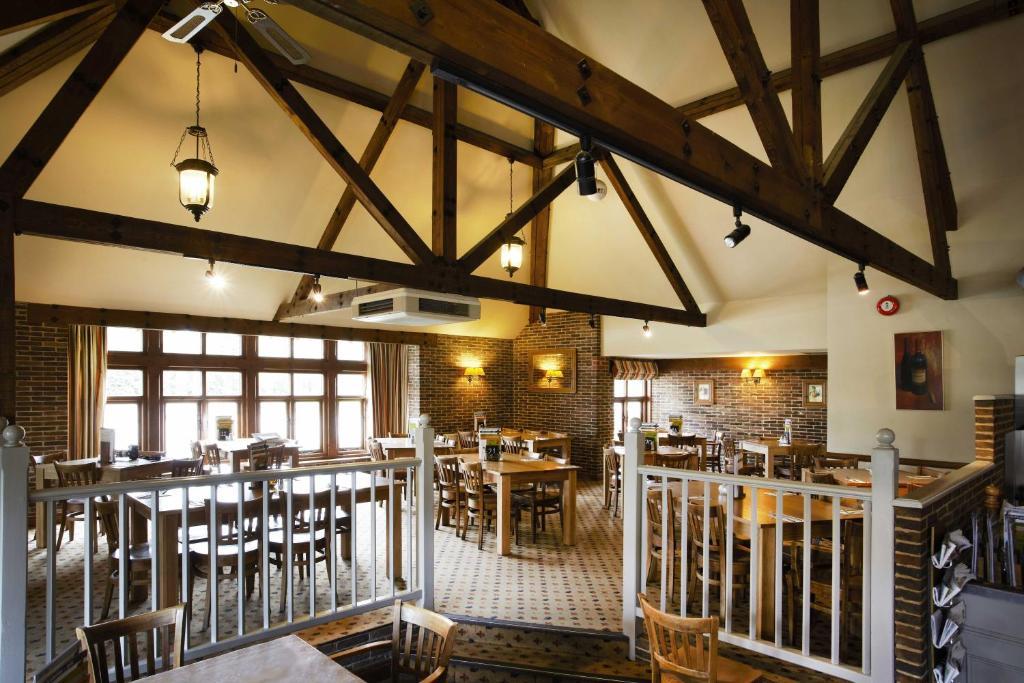 Breckland Lodge Attleborough Extérieur photo