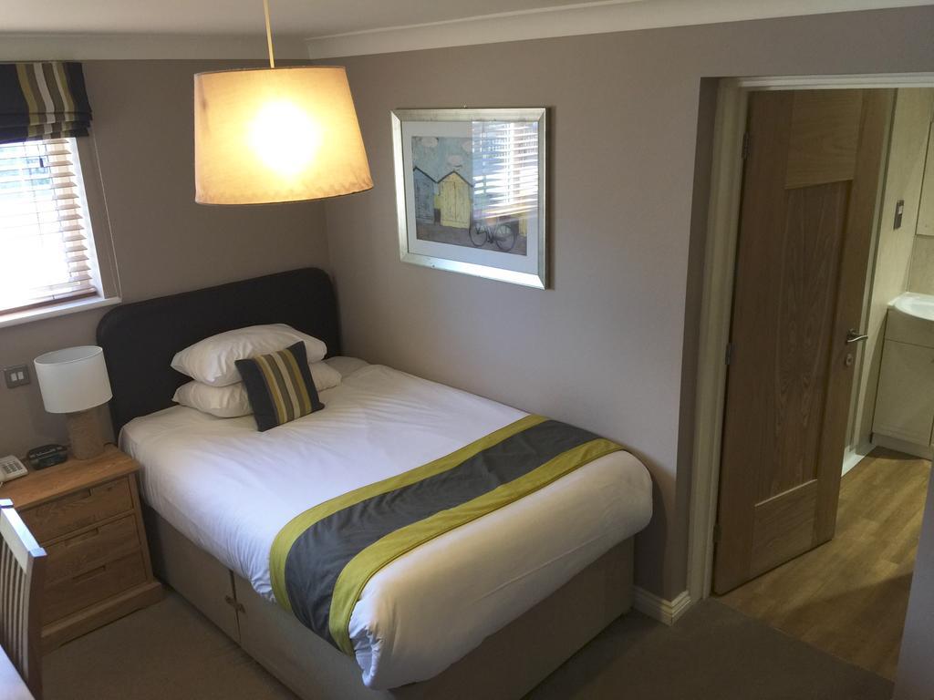 Breckland Lodge Attleborough Extérieur photo
